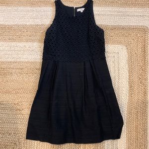 Sleeveless scalloped dress